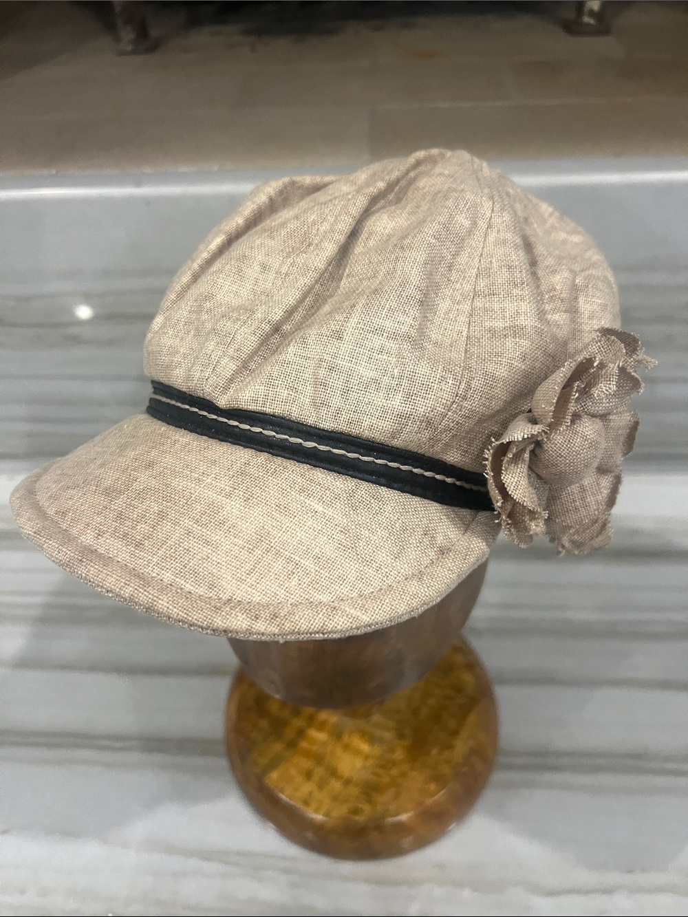Beige Linen Newsboy Cap with dark brown Trim and Bow - Picture 2 of 7